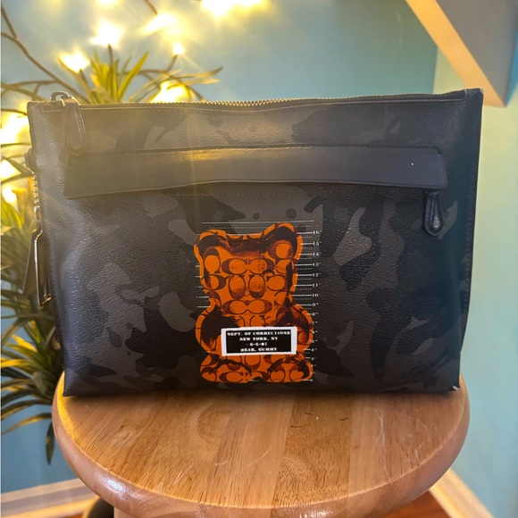 Coach Large Vandal Gummy Bear Pouch in Camo Print - Picture 1 of 7